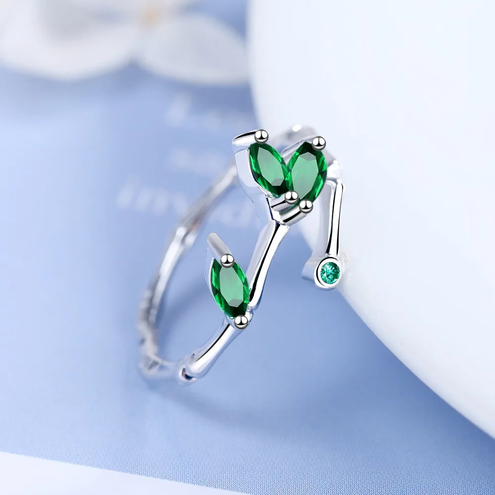 Ivy Crest Ring
