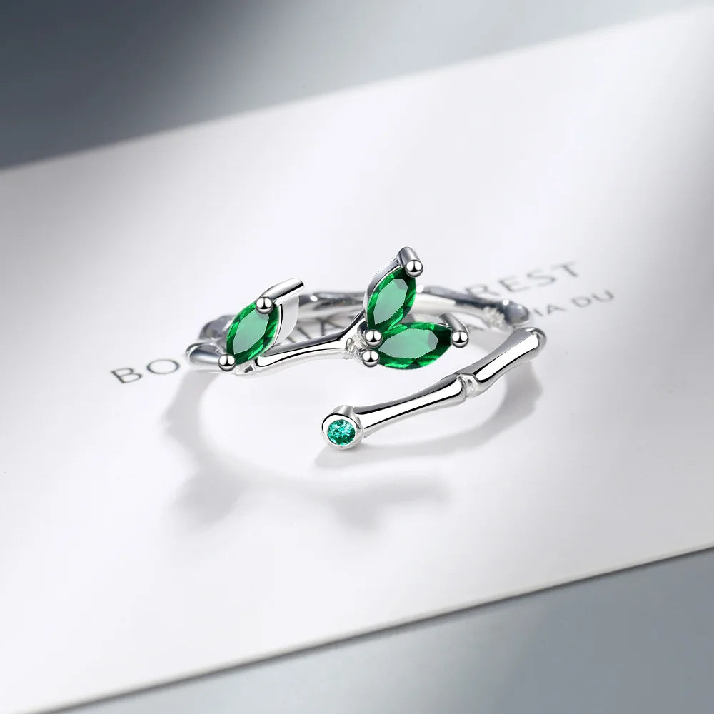 Ivy Crest Ring