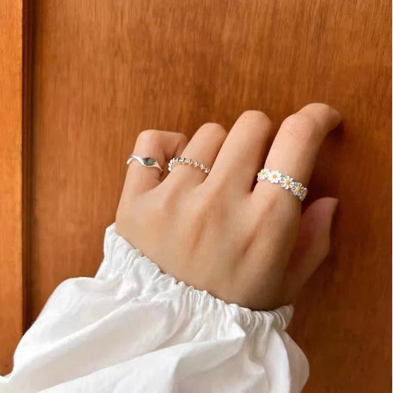 Sunveil Daisy Ring