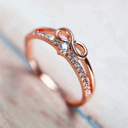 Fleur Kiss Eternity Ring