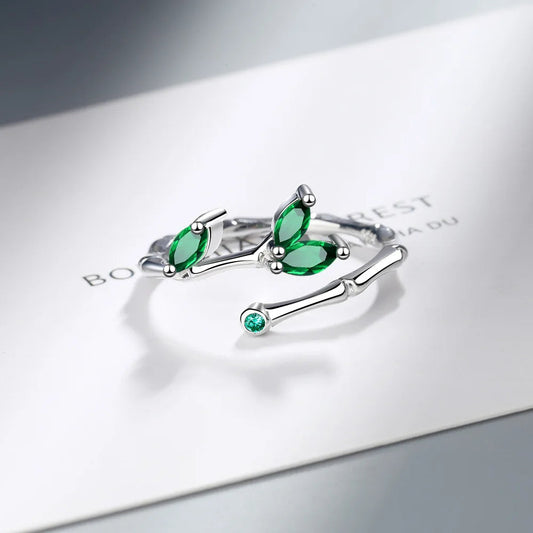 Ivy Crest Ring