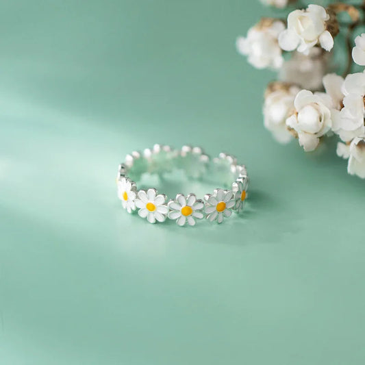 Sunveil Daisy Ring